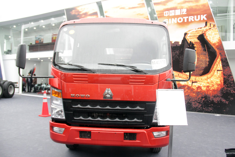 中國(guó)重汽九款車(chē)型齊聚2013上海車(chē)展