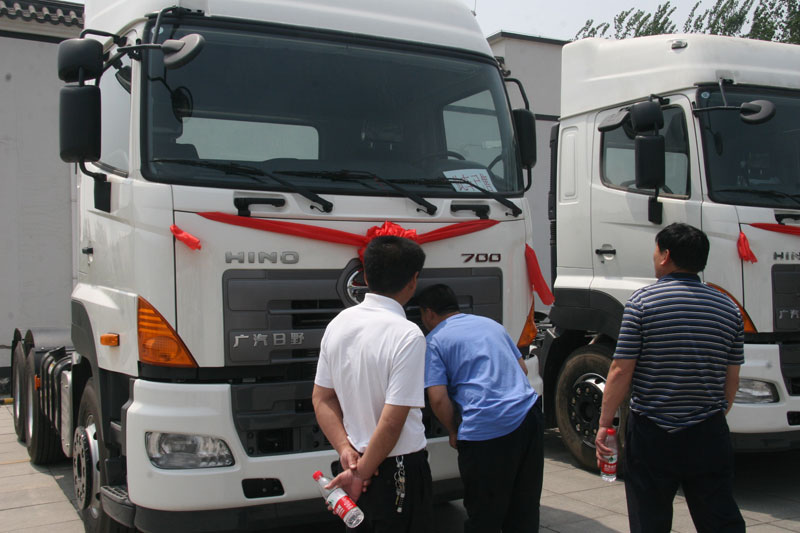 廣汽日野甩掛危化車型走進(jìn)北京 獲用戶現(xiàn)場訂單