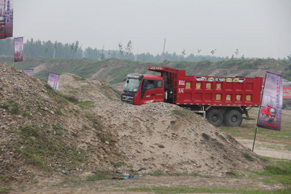 2013年福田瑞沃卡車(chē)極限挑戰(zhàn)賽 品質(zhì)價(jià)值引燃激情