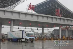 風(fēng)雨無阻 奔馳卡車成都到陜西油耗測試