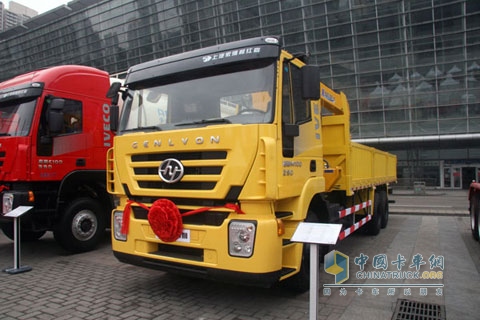 上汽依維柯紅巖杰獅 6×4  290馬力  國Ⅳ隨車起重運輸車