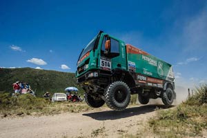 IVECO車隊在2015達喀爾拉力賽中首戰(zhàn)告捷