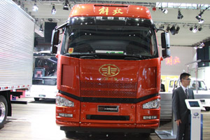 一汽解放 J6領(lǐng)航版 錫柴460馬力 6x4牽引車(chē)