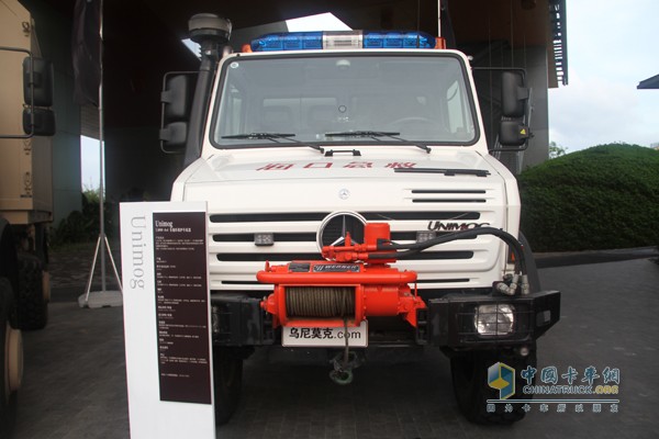 梅賽德斯-奔馳烏尼莫克（Unimog）U4000 4X4全地形救護(hù)車底盤(pán)