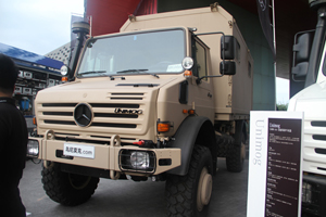 梅賽德斯-奔馳烏尼莫克（Unimog）U5000 4X4移動維修車底盤