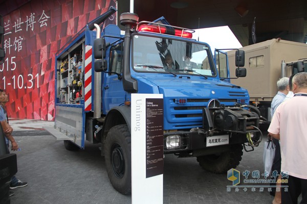 梅賽德斯-奔馳烏尼莫克（Unimog）U4000 4X4地震救援車底盤(pán)