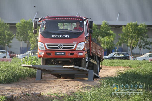 奧鈴CTX康明斯2.8L氣剎車型滿載特殊路面測(cè)試