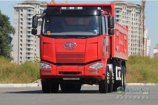 一汽解放J6M 8X4自卸車