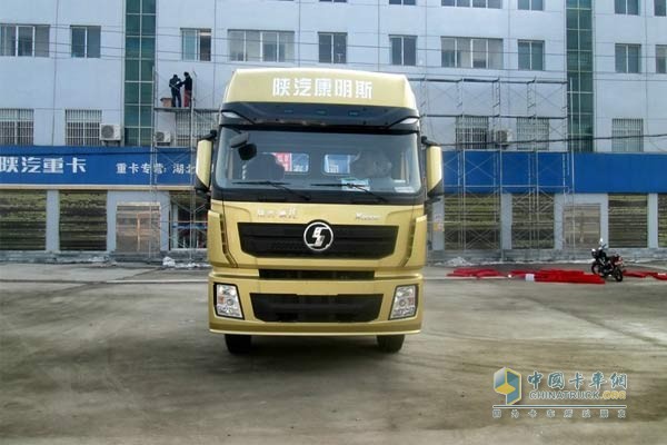 陜汽重卡 德龍X3000 西安康明斯440馬力 6X4牽引車