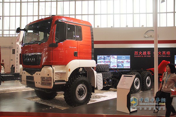 德國曼恩TGS33.540 6X6 BB經(jīng)典機場消防車