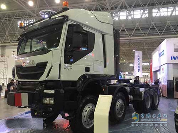 Astra 8x8大件牽引車