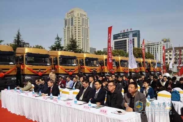 東風(fēng)柳汽與西上海物流戰(zhàn)略合作協(xié)議簽署暨交車儀式活動吸引眾多戰(zhàn)略伙伴