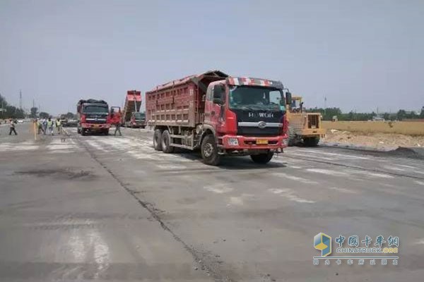 福田瑞沃渣土車