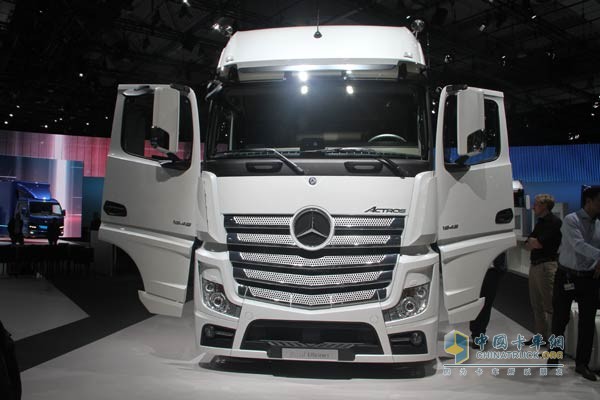 奔馳旗艦Actros 1848車型