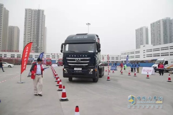 2016“上汽紅巖杯”卡車(chē)司機(jī)西南大區(qū)精英挑戰(zhàn)賽