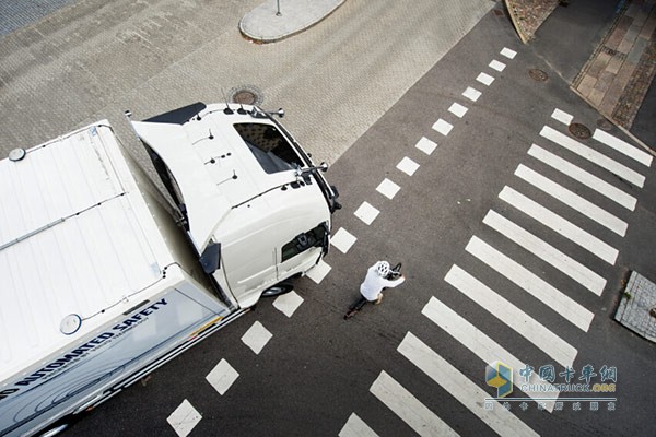 沃爾沃集團_“看見與被看見”道路安全教育項目