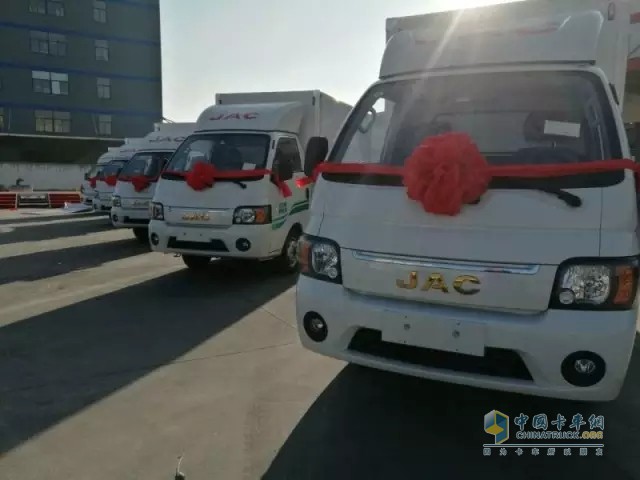 5臺(tái)帥鈴i3純電動(dòng)物流車