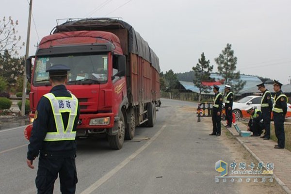 交通運(yùn)輸執(zhí)法機(jī)構(gòu)有權(quán)查閱和調(diào)取公路收費(fèi)站車輛有關(guān)資料