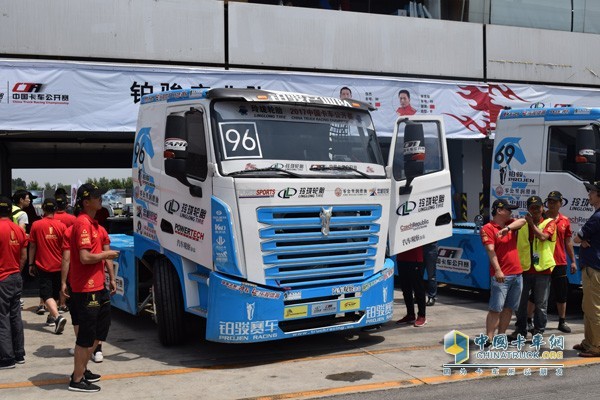 鉑駿產(chǎn)業(yè)隊(duì)首次參加中國卡車公開賽