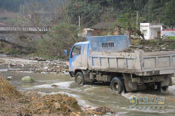 卡車行車安全