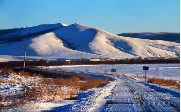 南方突降大雪，行車在外的你該如何應(yīng)對？