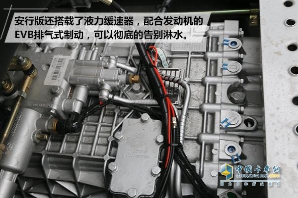 HOWO-T7H危化品牽引車主被動安全性一流