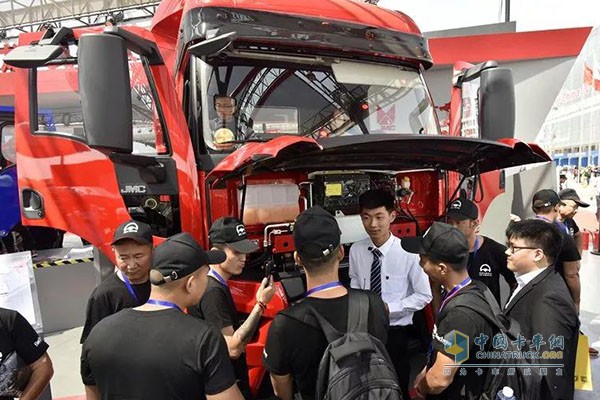 組織卡友參觀2018北京國際車展