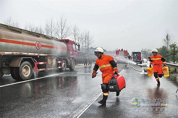 山東省實(shí)施高速公路車輛救援清障服務(wù)新的收費(fèi)標(biāo)準(zhǔn)