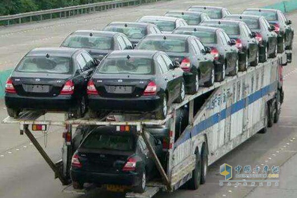 飛機(jī)板、雙排車等違規(guī)轎運(yùn)車影響道路安全