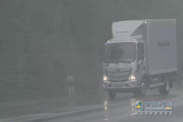 注意積水防止陷車