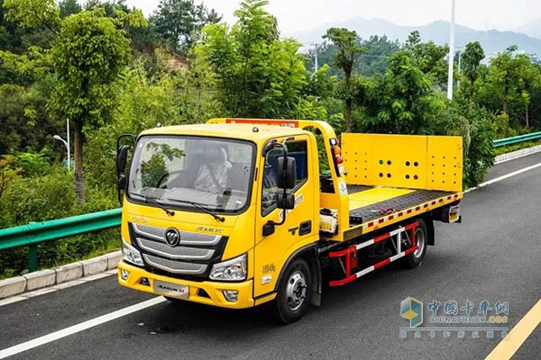 奔馳在救援道路上的歐馬可S1平板清障車