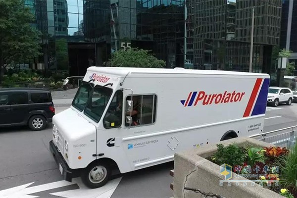 在加拿大首都渥太華街道上進(jìn)行測(cè)試的Purolator-Cummins電動(dòng)貨運(yùn)卡車