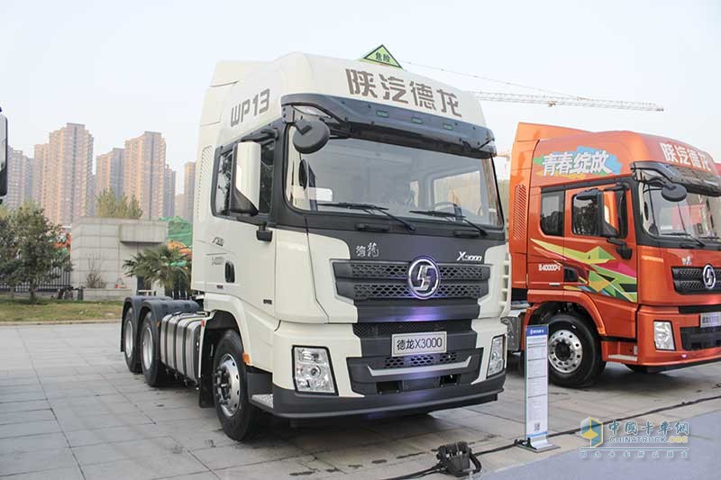 陜汽重卡 德龍X3000 500馬力 6X4 國五牽引車(SX4250XC4Q2)