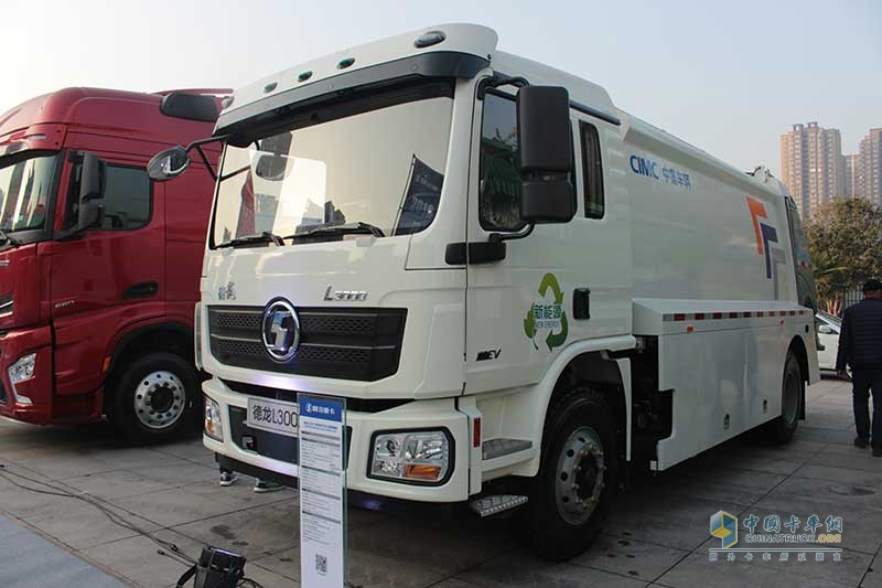 陜汽重卡 德龍L300 4×2 純電動環(huán)衛(wèi)車