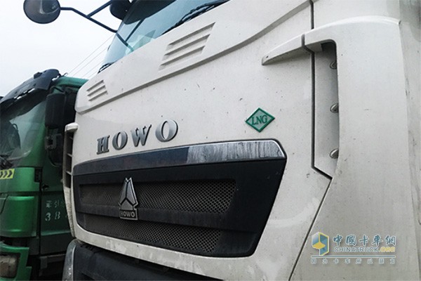 中國重汽HOWO-T7H 燃氣車