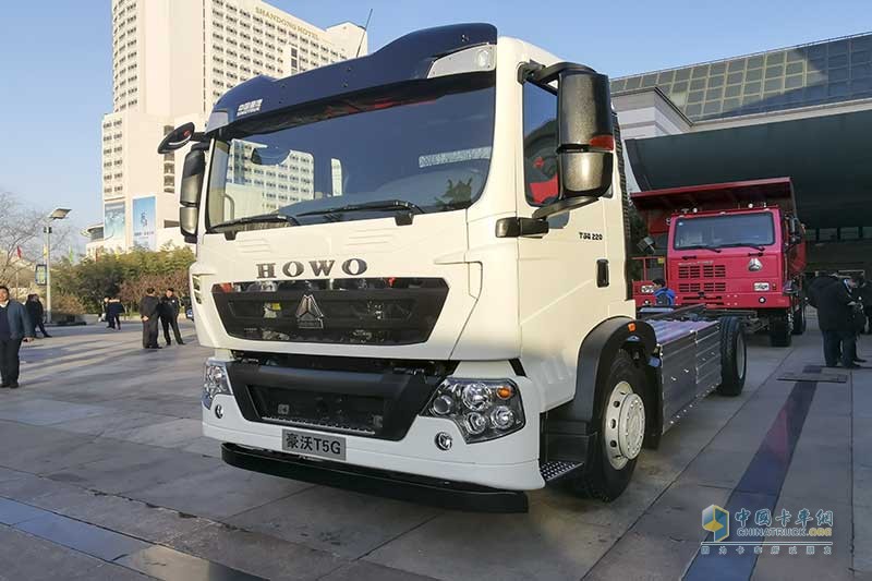 中國重汽 HOWO T5G 4×2 純電動(dòng)環(huán)衛(wèi)車底盤