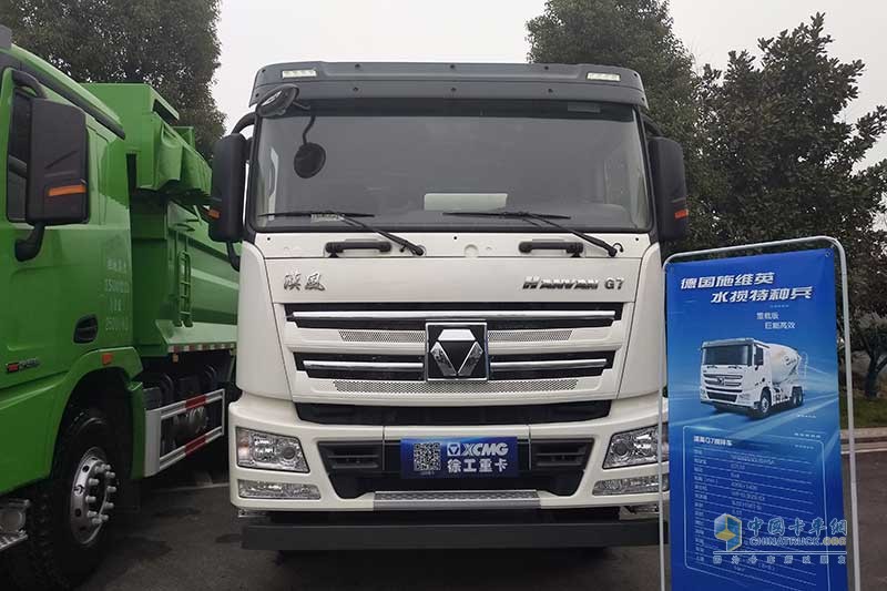 徐工汽車(chē) 漢風(fēng)G7 6×4 350馬力 14m3 攪拌車(chē)