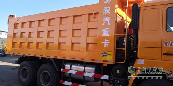 陜汽重卡 德龍F(tuán)3000 6×4 380馬力 5,8米 礦山自卸車