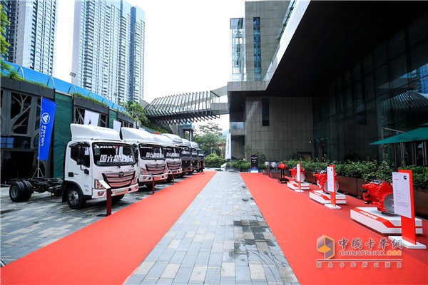 歐馬可S系列超級卡車搭載福田康明斯F系列國六動力