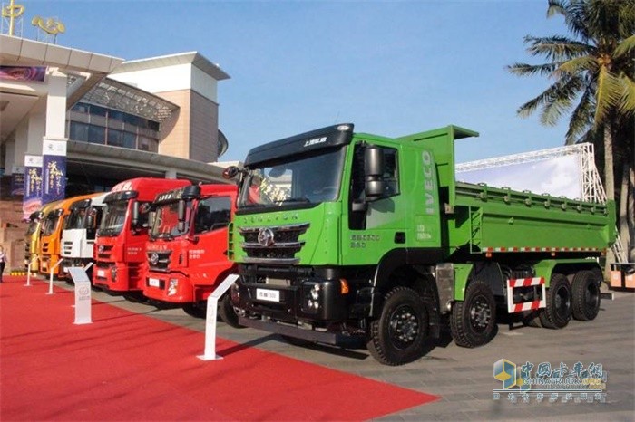 上汽紅巖工程車、牽引車細(xì)分市場“兩路開花”