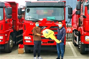 陜汽商用車(chē)軒德6系4×2自卸車(chē)實(shí)力強(qiáng)勁，助力森林防火工作