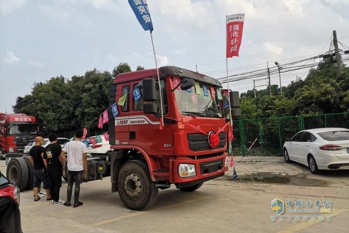 德龍L3000載貨車上海泉廣客戶答謝會(huì)