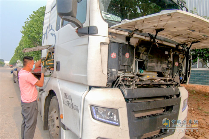 中國(guó)重汽  汕德卡   牽引車