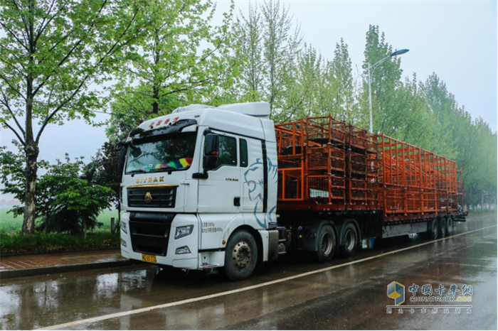 中國(guó)重汽  汕德卡   牽引車