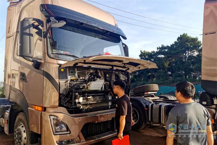 東風(fēng)商用車  天龍牽引車