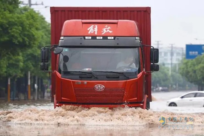 廣東富華車軸 強(qiáng)降雨天氣 車軸泡水