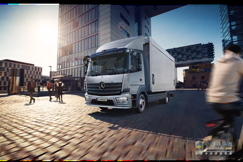 eActros LongHaul+GenH2液氫重卡亮相！梅賽德斯奔馳攜多款新品亮相IAA