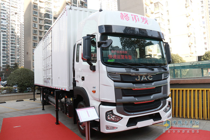 格爾發(fā)4X2 270馬力車廂可卸式汽車