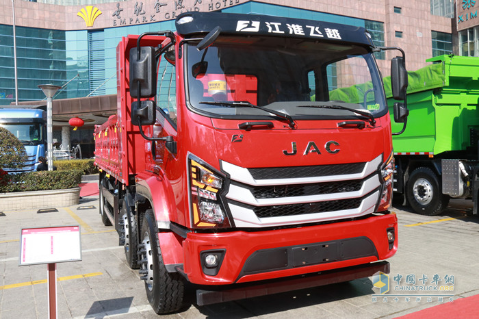 飛越6×2 245馬力自卸車