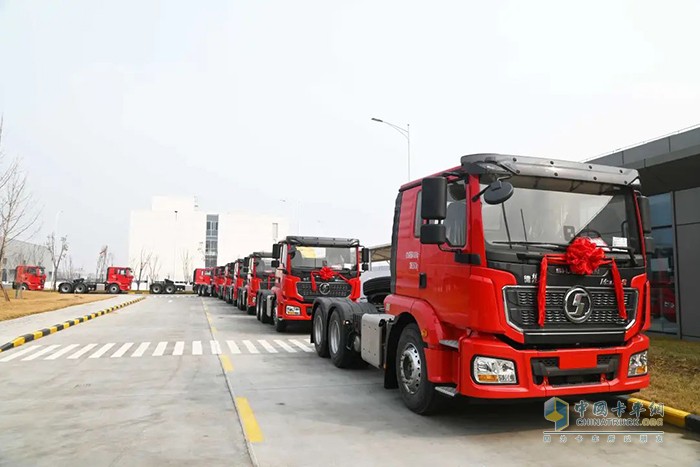 首批發(fā)車！陜汽康明斯運(yùn)煤子母車實(shí)力開啟熱銷模式